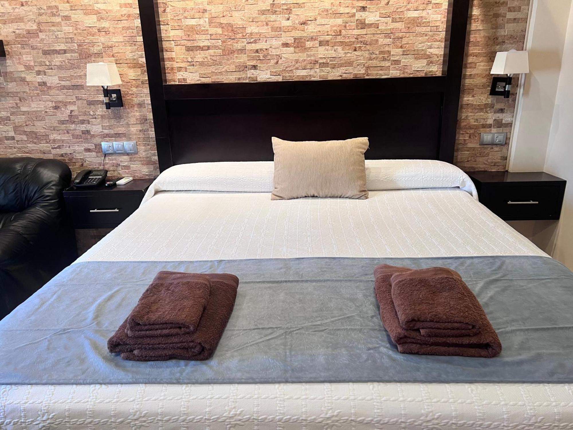Hotel Don Juan Puente de Génave Buitenkant foto